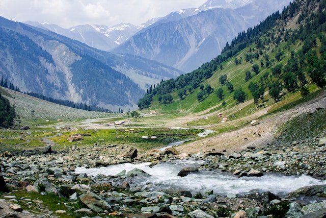 Kashmir Gateway Land Package